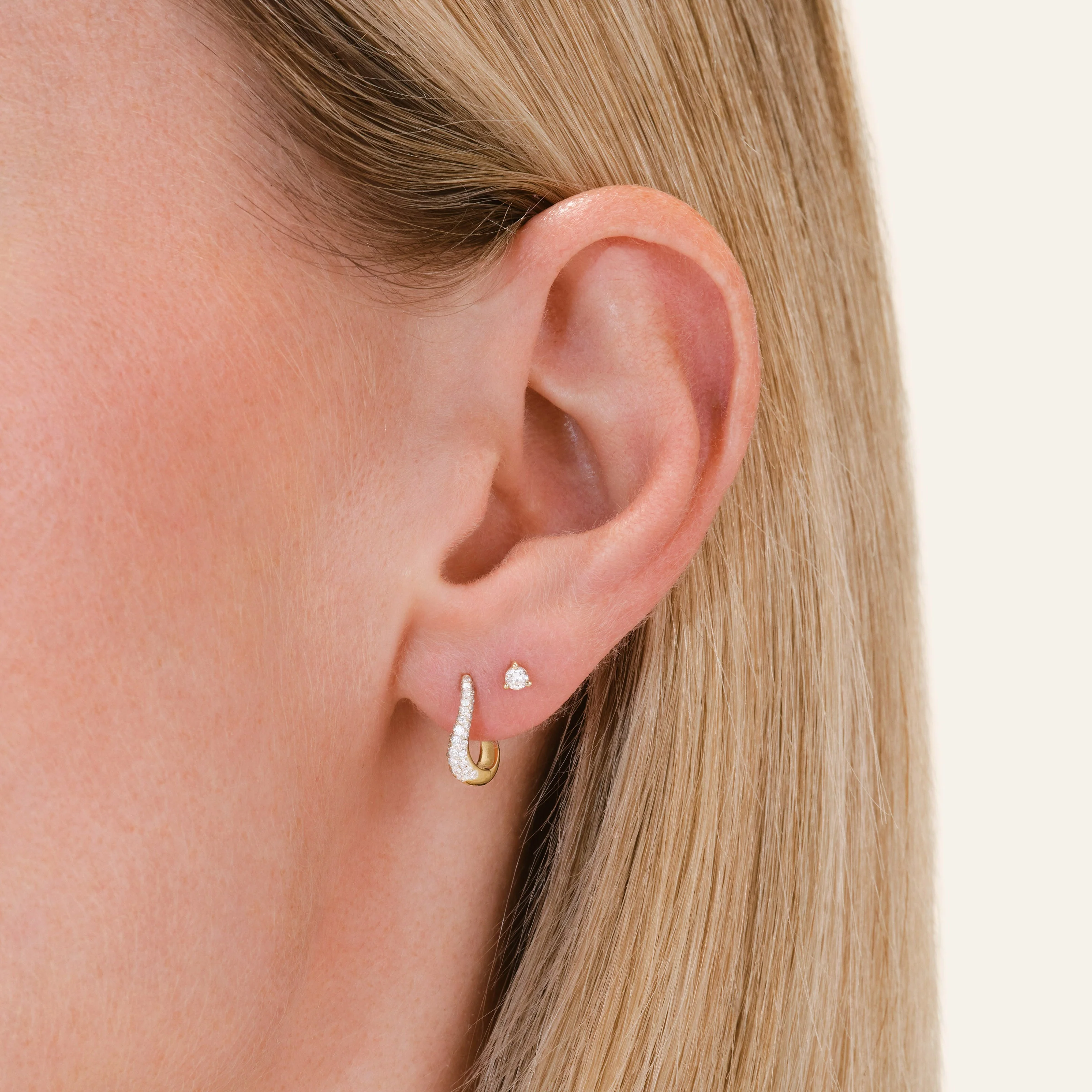 Eterna Solitaire Studs - Image 2