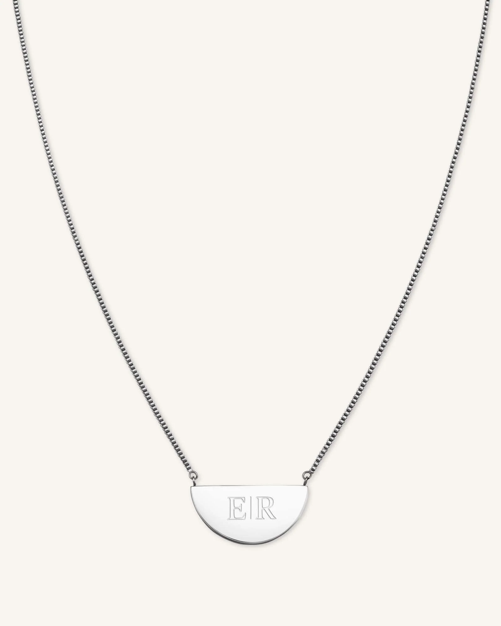 Collier Demi-Lune Avec Initiale - Image 6