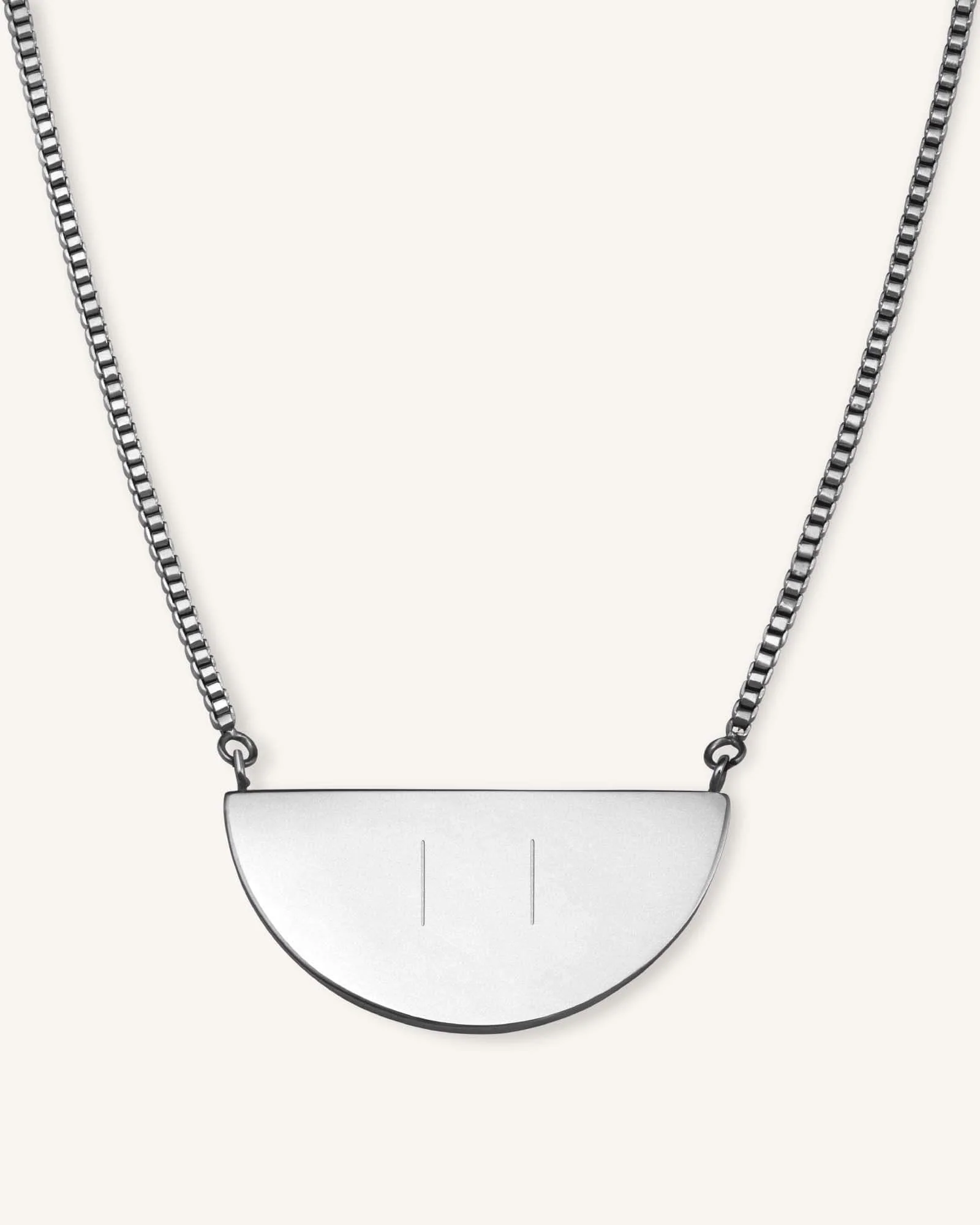 Collier Demi-Lune Avec Initiale - Image 3