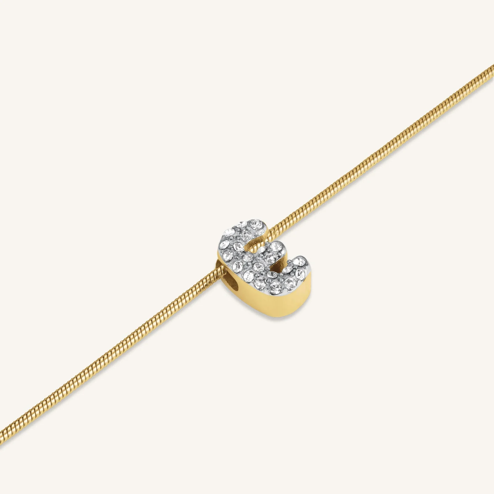 Collier lettre E avec cristaux - Image 3