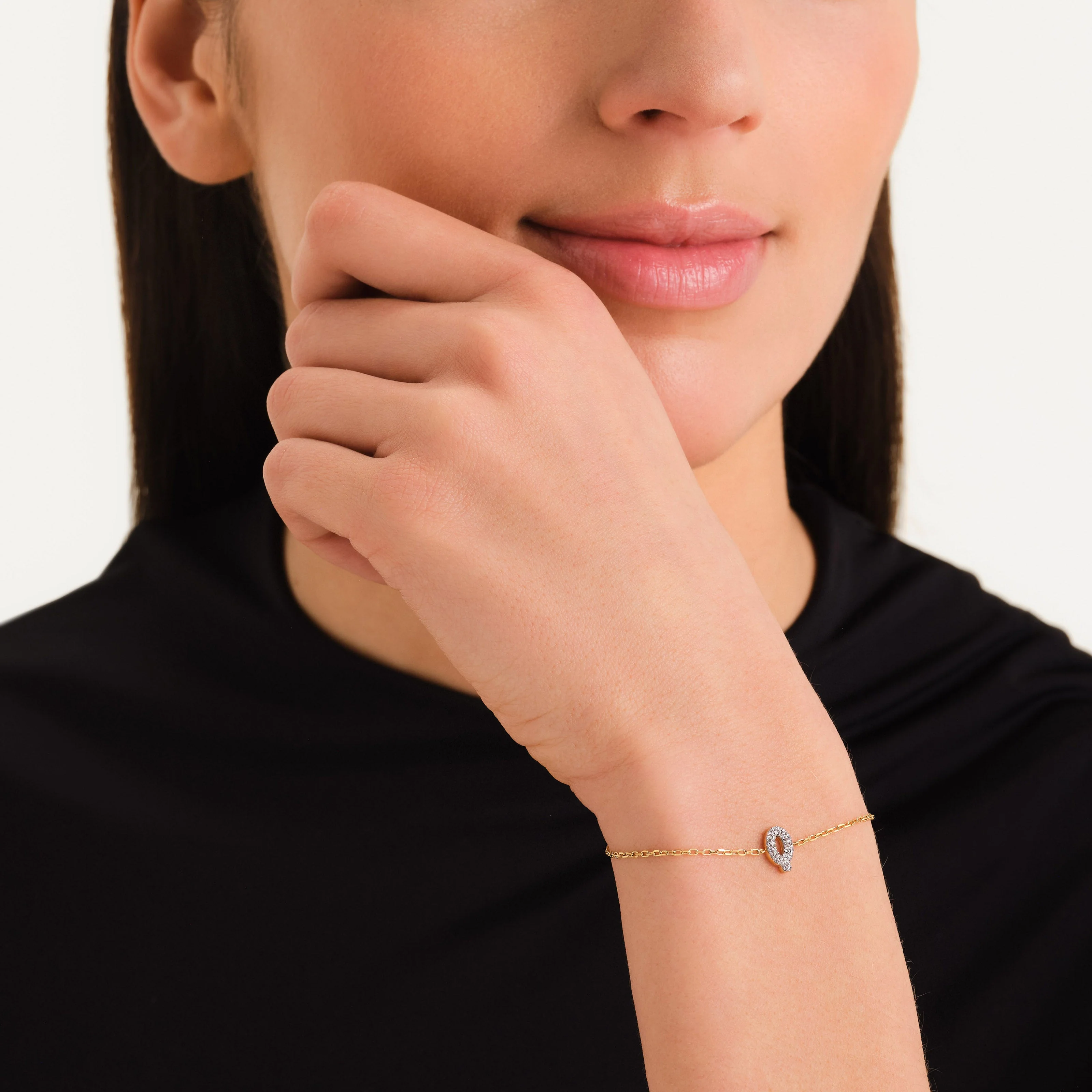 Bracelet lettre Q avec cristaux - Image 2
